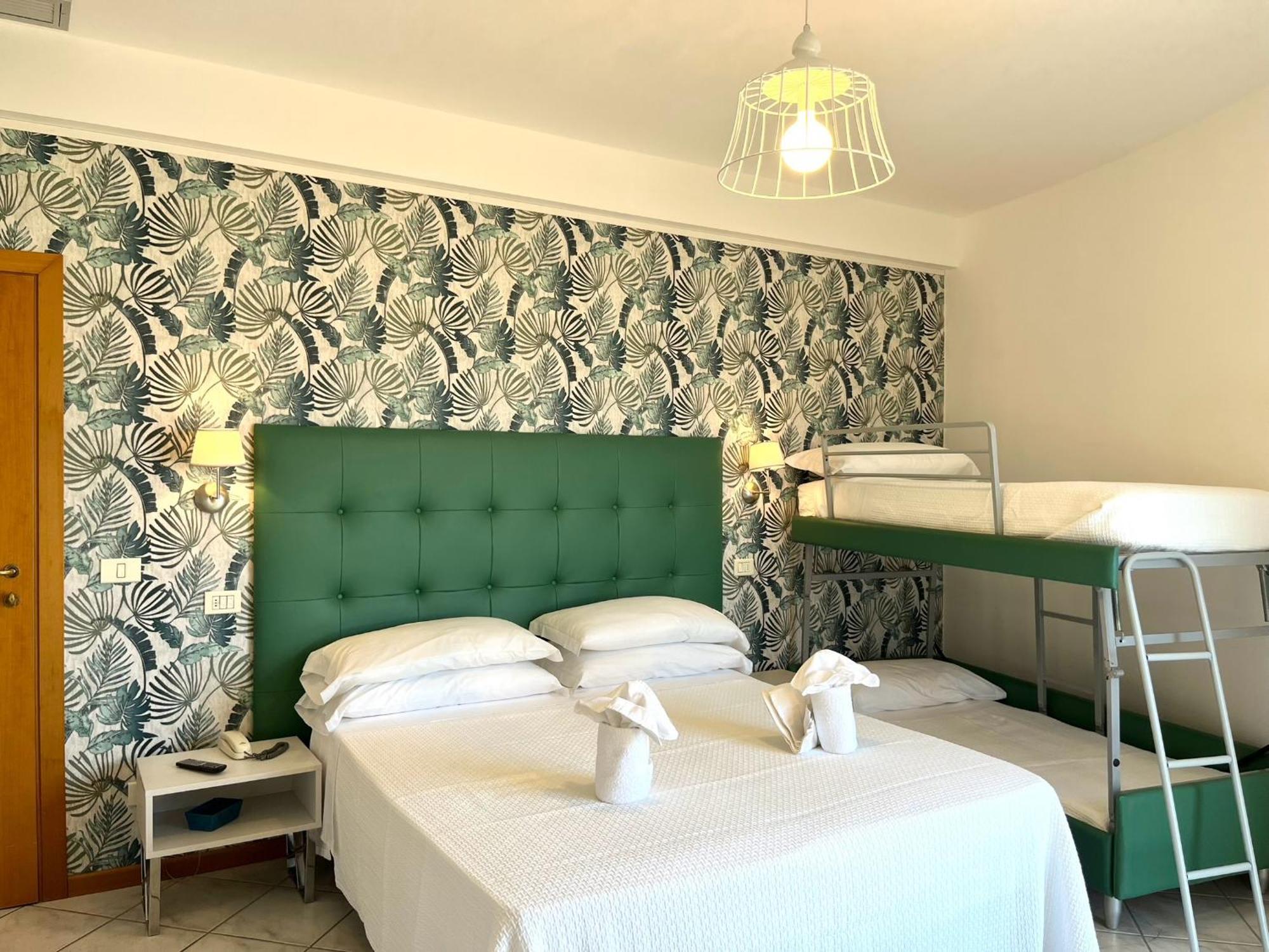 Hotel Acquario 3*