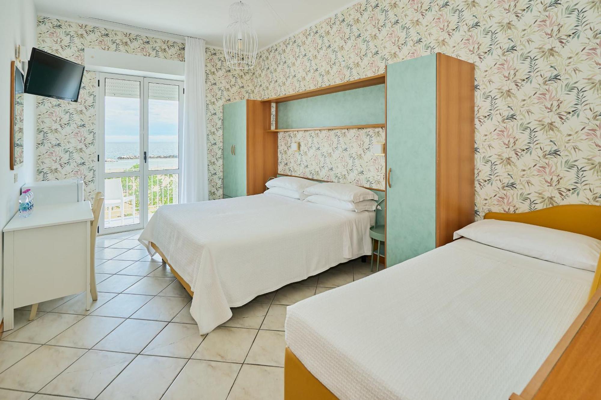 Hotel Acquario 3*